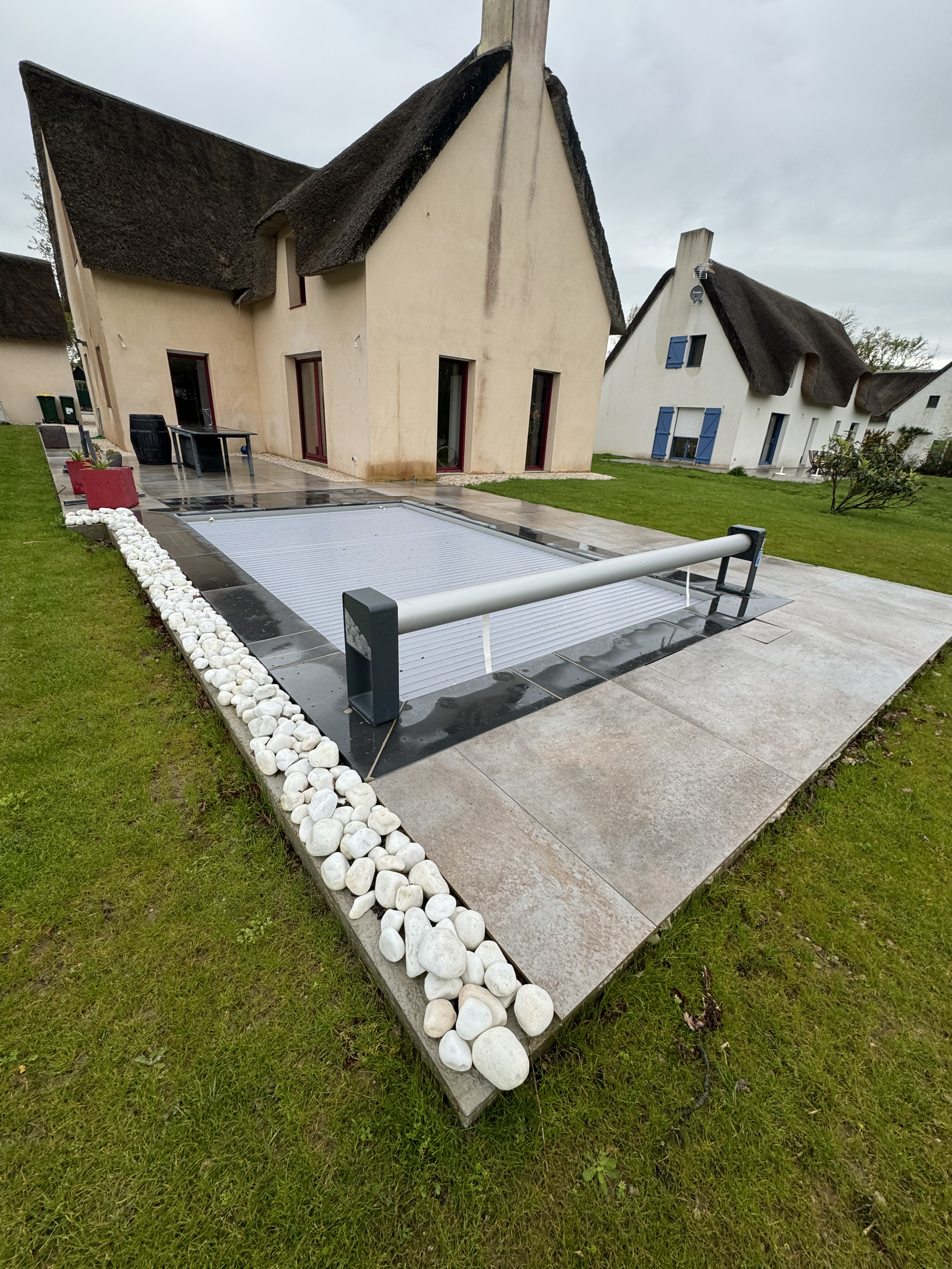 Volet hors sol piscine Saint-Lyphard — vue 3