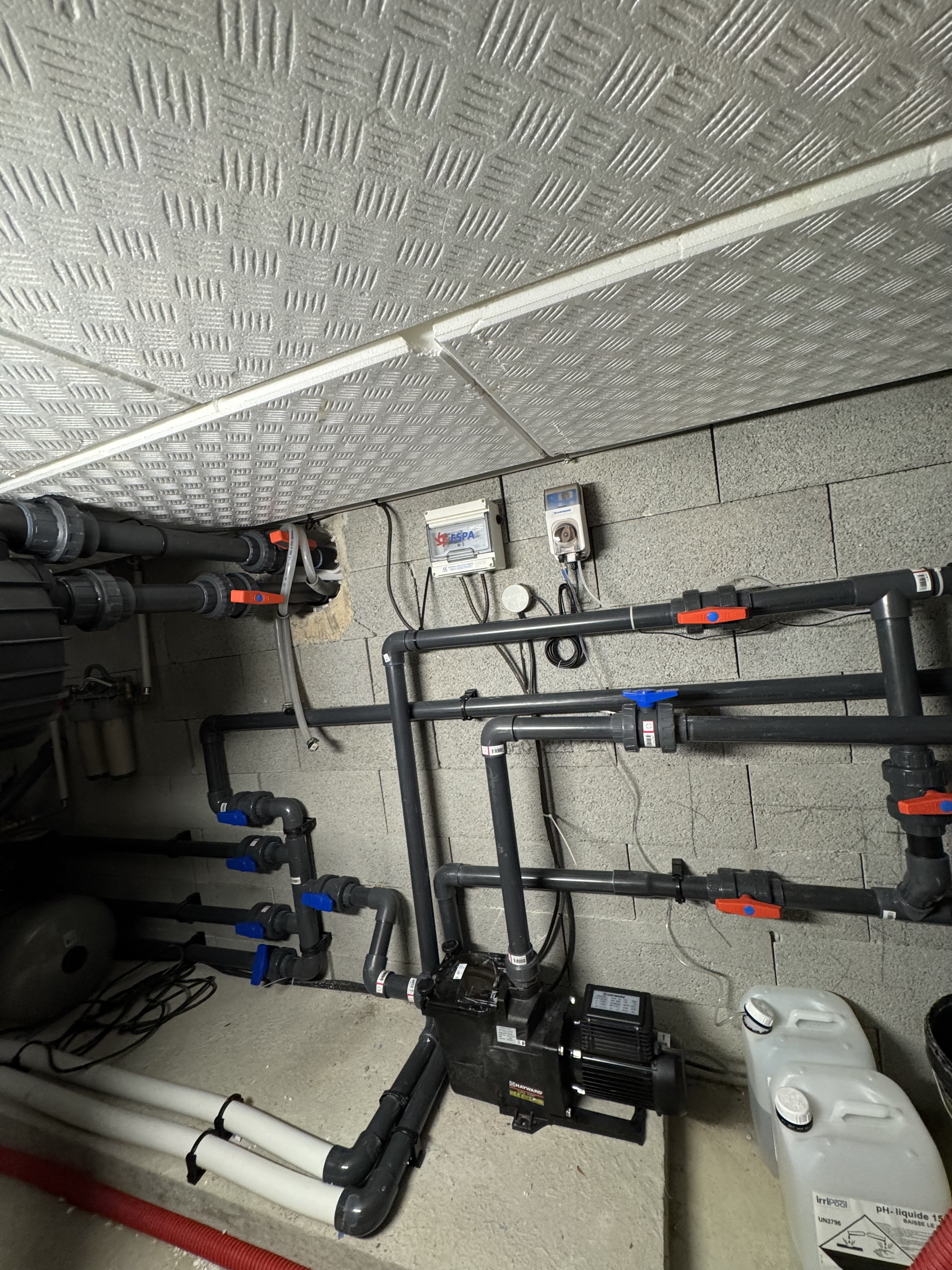 Raccordement des skimmers et bonde de fond — piscine intérieure Lorient